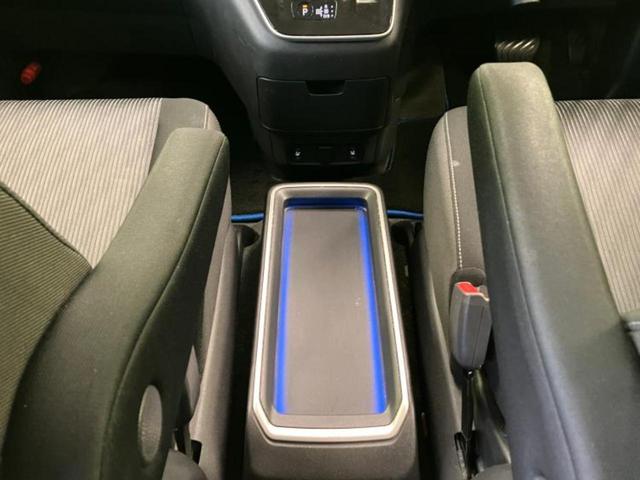 セレナ ｅパワーハイウェイスターＶ　新品タイヤ／保証書／純正　１０インチ　メモリーナビ／フリップダウンモニター　純正　１１インチ／インテリジェントルームミラー／エマージェンシーブレーキ／両側電動スライドドア／シートヒーター　前席　ＥＴＣ（7枚目）