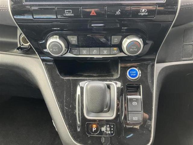 ＷＥＣＡＲＳの展示場では実際に見て、触ってお車をお選びいただけます！知識の豊富な営業スタッフが様々なカーライフをご提案いたします！