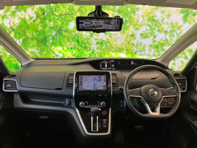 セレナ ハイウェイスターＶセレクション　新品タイヤ／保証書／純正　９インチ　ＳＤナビ／後席モニター　純正　９インチ／インテリジェントルームミラー／衝突安全装置／両側電動スライドドア／アラウンドビューモニター／車線逸脱防止支援システム　ＥＴＣ（4枚目）