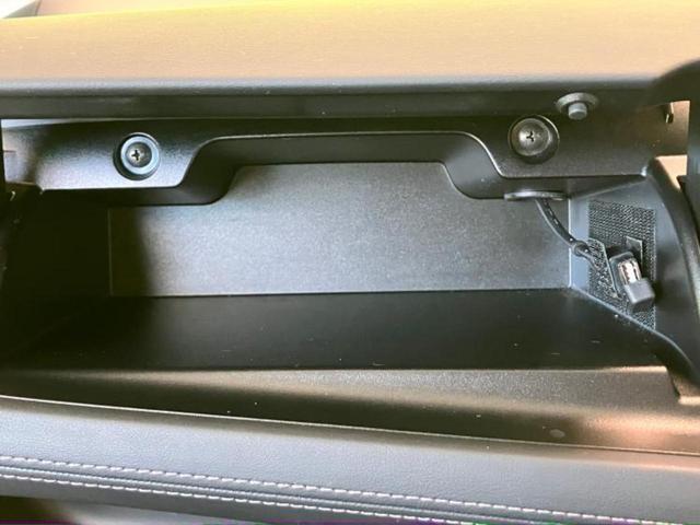 セレナ ハイウェイスターＶセレクション　新品タイヤ／保証書／純正　９インチ　ＳＤナビ／後席モニター　純正　９インチ／インテリジェントルームミラー／衝突安全装置／両側電動スライドドア／アラウンドビューモニター／車線逸脱防止支援システム　ＥＴＣ（21枚目）