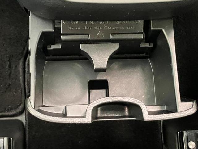 セレナ ハイウェイスターＶセレクション　新品タイヤ／保証書／純正　９インチ　ＳＤナビ／後席モニター　純正　９インチ／インテリジェントルームミラー／衝突安全装置／両側電動スライドドア／アラウンドビューモニター／車線逸脱防止支援システム　ＥＴＣ（22枚目）