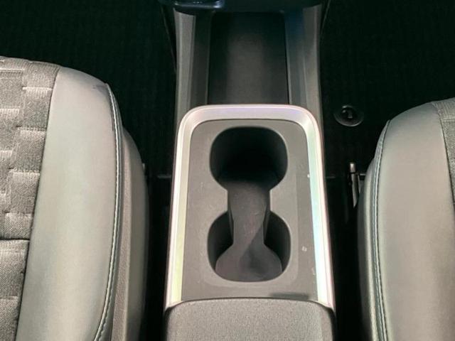 ヴォクシー ハイブリッドS-Z 保証書/ディスプレイオーディオ+ナビ10インチ/衝突安全装置/両側電動スライドドア/シートヒーター/車線逸脱防止支援システム/シート ハーフレザー/電動バックドア/オートステップ 衝突被害軽減システム(19枚目)