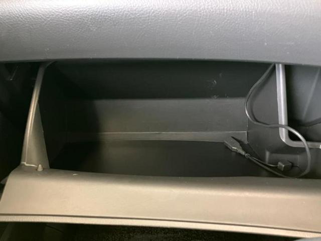 アイシス プラタナVセレクション 保証書/社外 SDナビ/フリップダウンモニター 社外 10.1インチ/電動スライドドア/ヘッドランプ HID/Bluetooth接続/ETC/EBD付ABS/バックモニター/フルセグTV バックカメラ(20枚目)