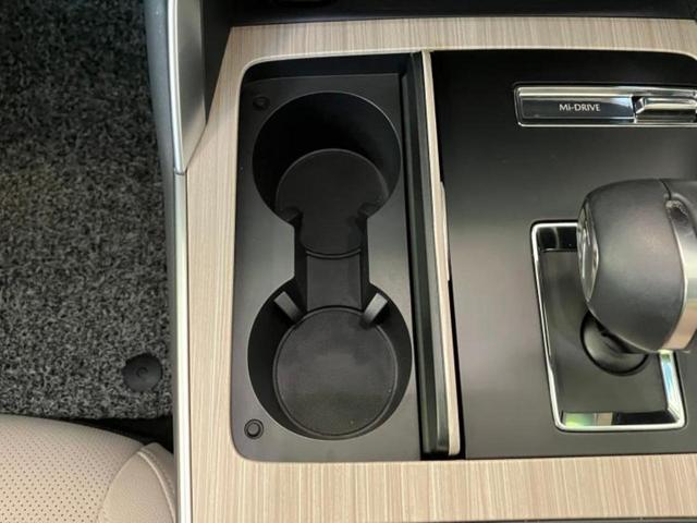 ＣＸ－６０ ＸＤ　Ｌパッケージ　サンルーフ／ＢＯＳＥ／保証書／純正　ＳＤナビ／衝突安全装置／シートヒーター／全方位モニター／車線逸脱防止支援システム／シート　フルレザー／電動バックドア／ヘッドランプ　ＬＥＤ　革シート　全周囲カメラ（19枚目）