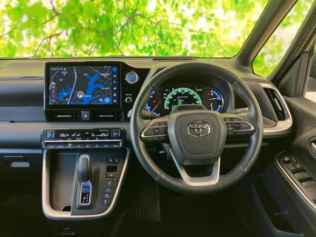 ヴォクシー ハイブリッドＳ－Ｚ　新品タイヤ／保証書／ディスプレイオーディオ＋ナビ１０インチ／デジタルインナーミラー／トヨタセーフティセンス／両側電動スライドドア／シートヒーター／パノラミックビューモニター　衝突被害軽減システム（5枚目）