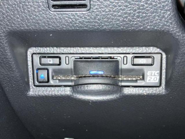 ヴォクシー ハイブリッドＳ－Ｚ　新品タイヤ／保証書／ディスプレイオーディオ＋ナビ１０インチ／デジタルインナーミラー／トヨタセーフティセンス／両側電動スライドドア／シートヒーター／パノラミックビューモニター　衝突被害軽減システム（11枚目）