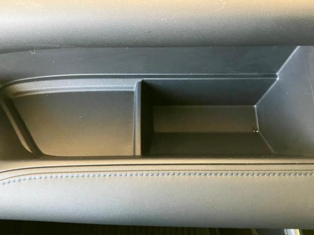 ヴォクシー ハイブリッドＳ－Ｚ　新品タイヤ／保証書／ディスプレイオーディオ＋ナビ１０インチ／デジタルインナーミラー／トヨタセーフティセンス／両側電動スライドドア／シートヒーター／パノラミックビューモニター　衝突被害軽減システム（22枚目）