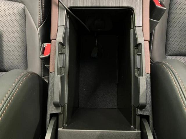 ハリアー Ｚレザーパッケージ　新品タイヤ／サンルーフ／純正エアロ／ＪＢＬ／保証書／純正　１１．６インチ　ＳＤナビ／デジタルインナーミラー／衝突安全装置／シートヒーター／パノラミックビューモニター／車線逸脱防止支援システム　ドラレコ（19枚目）