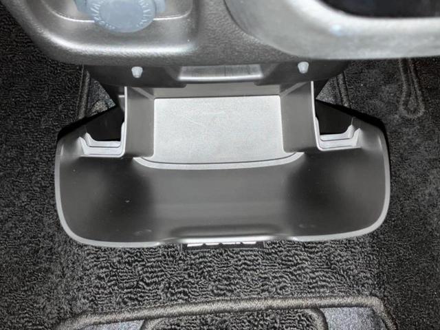 ソリオ ハイブリッドＳＺ　新品タイヤ／保証書／純正　９インチ　メモリーナビ／セーフティサポート（スズキ）／両側電動スライドドア／シートヒーター　前席／全方位モニター／車線逸脱防止支援システム／ヘッドランプ　ＬＥＤ　全周囲カメラ（21枚目）