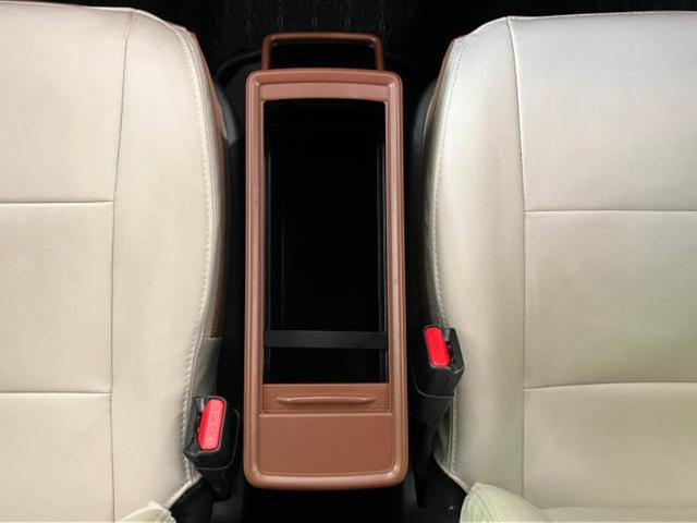 シエンタ ハイブリッドＺ　保証書／ディスプレイオーディオ＋ナビ１０インチ／トヨタセーフティセンス／両側電動スライドドア／シートヒーター　前席／パノラミックビューモニター／車線逸脱防止支援システム　衝突被害軽減システム　ドラレコ（19枚目）