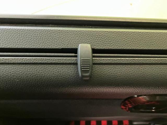 Ｎ－ＢＯＸカスタム Ｇ・Ｌターボホンダセンシング　新品タイヤ／保証書／純正　ＳＤナビ／衝突安全装置／両側電動スライドドア／車線逸脱防止支援システム／シート　ハーフレザー／ヘッドランプ　ＬＥＤ／Ｂｌｕｅｔｏｏｔｈ接続／ＥＴＣ／ＥＢＤ付ＡＢＳ　ＤＶＤ再生（17枚目）