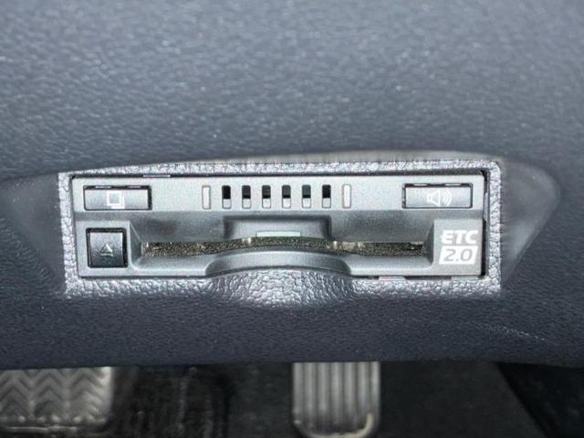 プリウス Ａツーリングセレクション　新品タイヤ／エアロ／保証書／純正　９インチ　ＳＤナビ／衝突安全装置／シートヒーター／車線逸脱防止支援システム／シート　合皮／パーキングアシスト　自動操舵／ドライブレコーダー　社外　衝突被害軽減システム（12枚目）