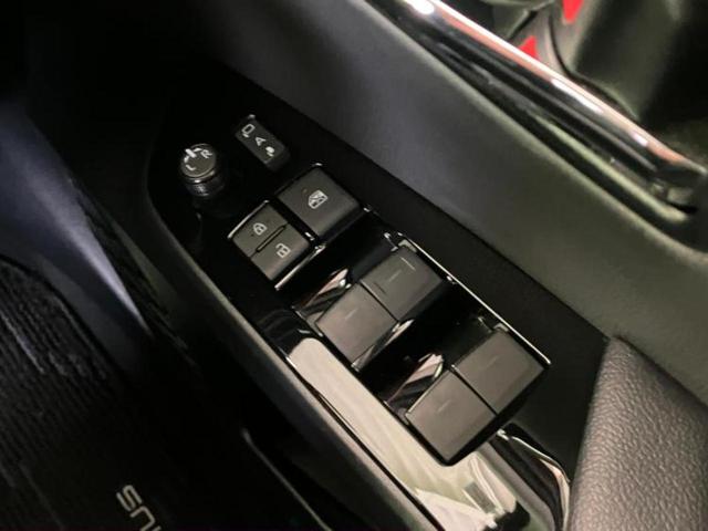 プリウス Ａツーリングセレクション　新品タイヤ／エアロ／保証書／純正　９インチ　ＳＤナビ／衝突安全装置／シートヒーター／車線逸脱防止支援システム／シート　合皮／パーキングアシスト　自動操舵／ドライブレコーダー　社外　衝突被害軽減システム（18枚目）