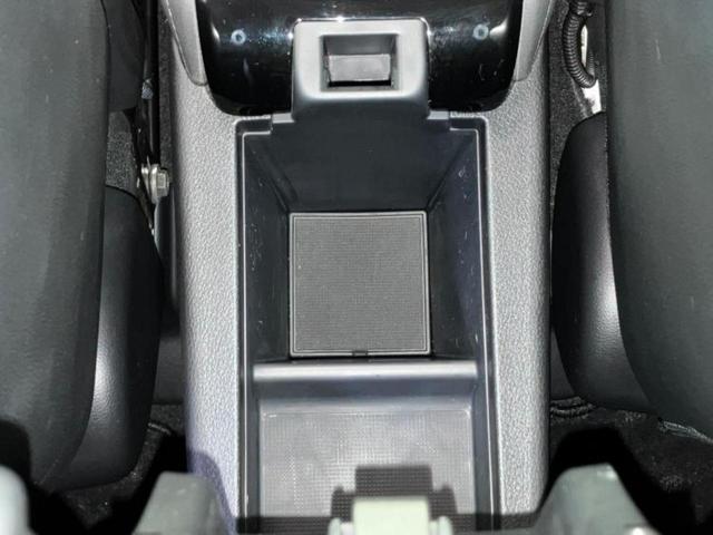 ヴェゼル ハイブリッドX・ホンダセンシング 保証書/純正 8インチ SDナビ/ホンダセンシング/車線逸脱防止支援システム/シート ハーフレザー/ヘッドランプ HID/Bluetooth接続/ETC/EBD付ABS/横滑り防止装置 バックカメラ(19枚目)