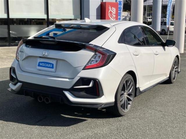 シビック ヒョウジュン　保証書／ディスプレイオーディオ／ホンダセンシング／シートヒーター／シート　ハーフレザー／ヘッドランプ　ＬＥＤ／Ｂｌｕｅｔｏｏｔｈ接続／ＥＴＣ２．０／ＥＢＤ付ＡＢＳ／横滑り防止装置　衝突被害軽減システム（3枚目）