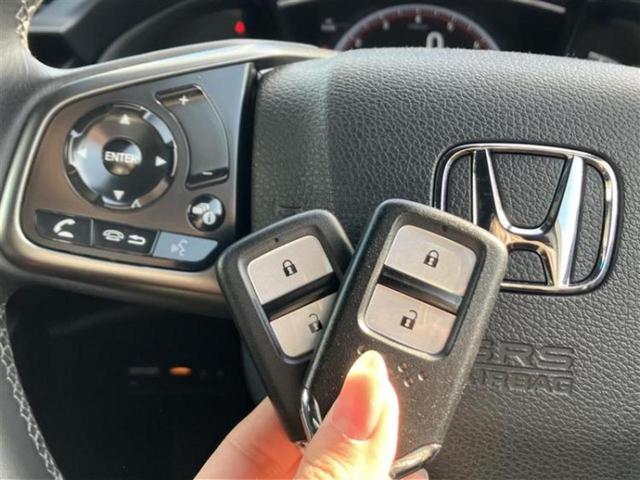 シビック ヒョウジュン　保証書／ディスプレイオーディオ／ホンダセンシング／シートヒーター／シート　ハーフレザー／ヘッドランプ　ＬＥＤ／Ｂｌｕｅｔｏｏｔｈ接続／ＥＴＣ２．０／ＥＢＤ付ＡＢＳ／横滑り防止装置　衝突被害軽減システム（12枚目）