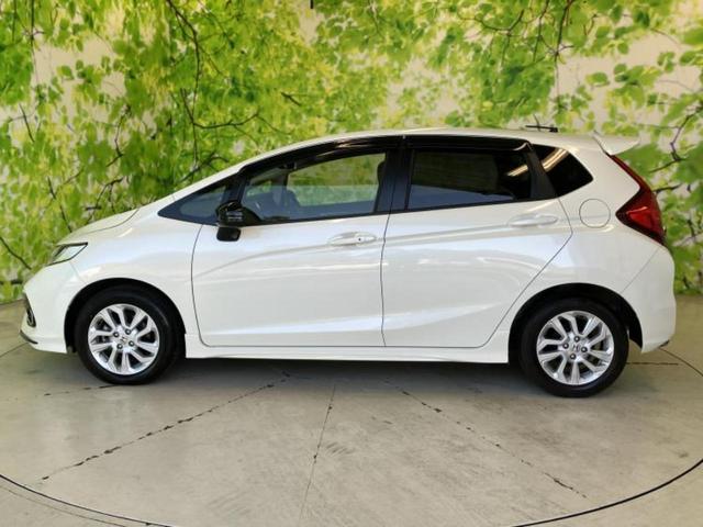 フィット １３Ｇ・Ｓホンダセンシング　新品タイヤ／保証書／純正　ＳＤナビ／ホンダセンシング／車線逸脱防止支援システム／ドライブレコーダー　純正／ヘッドランプ　ＬＥＤ／Ｂｌｕｅｔｏｏｔｈ接続／ＥＴＣ／ＥＢＤ付ＡＢＳ／バックモニター　禁煙車（2枚目）