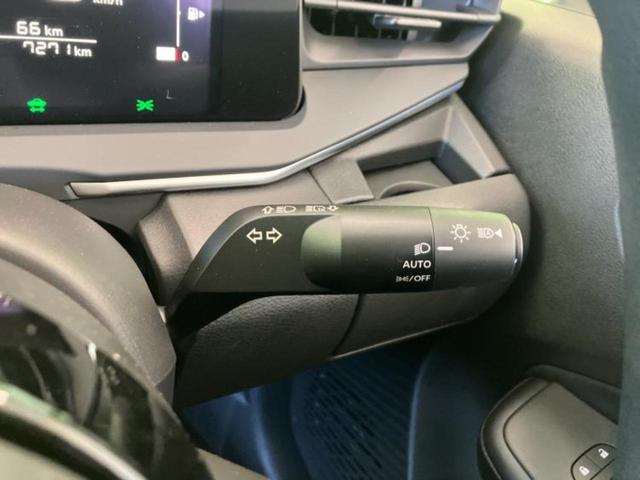 ノート Ｘ　保証書／純正　９インチ　メモリーナビ／インテリジェントルームミラー／エマージェンシーブレーキ／アラウンドビューモニター／車線逸脱防止支援システム／ヘッドランプ　ＬＥＤ／ＵＳＢジャック　全周囲カメラ（17枚目）