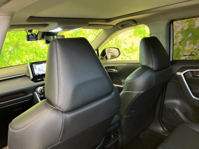 ＲＡＶ４ ４ＷＤ　Ｇ　Ｚパッケージ　サンルーフ／純正エアロ／保証書／純正　９インチ　ナビ／トヨタセーフティセンス／シートヒーター　前席／車線逸脱防止支援システム／シート　合皮／電動バックドア／ドライブレコーダー　前後　フルエアロ　４ＷＤ（8枚目）