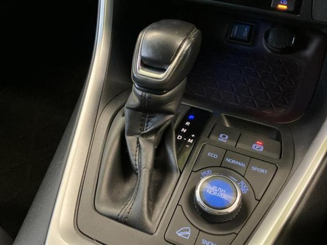 ＲＡＶ４ ４ＷＤ　Ｇ　Ｚパッケージ　サンルーフ／純正エアロ／保証書／純正　９インチ　ナビ／トヨタセーフティセンス／シートヒーター　前席／車線逸脱防止支援システム／シート　合皮／電動バックドア／ドライブレコーダー　前後　フルエアロ　４ＷＤ（18枚目）