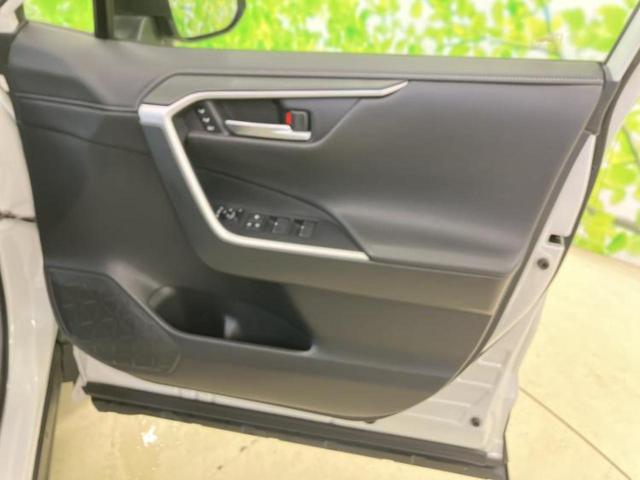 ＲＡＶ４ ４ＷＤ　Ｇ　Ｚパッケージ　サンルーフ／純正エアロ／保証書／純正　９インチ　ナビ／トヨタセーフティセンス／シートヒーター　前席／車線逸脱防止支援システム／シート　合皮／電動バックドア／ドライブレコーダー　前後　フルエアロ　４ＷＤ（20枚目）