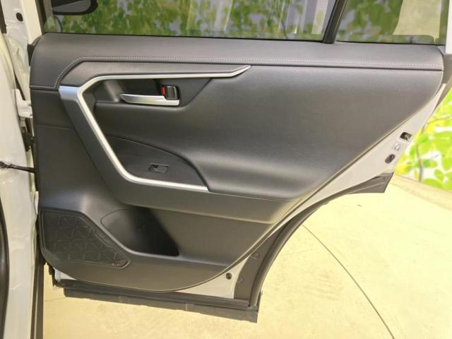 ＲＡＶ４ ４ＷＤ　Ｇ　Ｚパッケージ　サンルーフ／純正エアロ／保証書／純正　９インチ　ナビ／トヨタセーフティセンス／シートヒーター　前席／車線逸脱防止支援システム／シート　合皮／電動バックドア／ドライブレコーダー　前後　フルエアロ　４ＷＤ（21枚目）