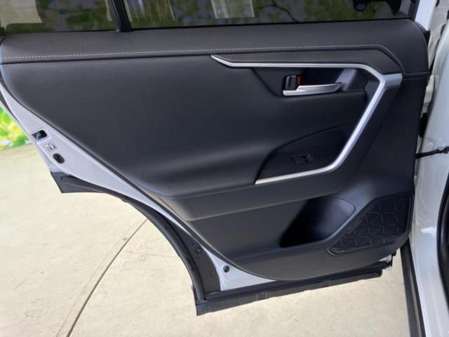 ＲＡＶ４ ４ＷＤ　Ｇ　Ｚパッケージ　サンルーフ／純正エアロ／保証書／純正　９インチ　ナビ／トヨタセーフティセンス／シートヒーター　前席／車線逸脱防止支援システム／シート　合皮／電動バックドア／ドライブレコーダー　前後　フルエアロ　４ＷＤ（23枚目）