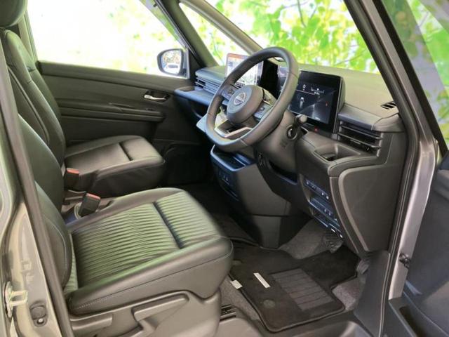 セレナ ｅパワーオーテックスポーツスペック　純正　１２．３インチ　メモリーナビ／インテリジェントルームミラー／エマージェンシーブレーキ／両側電動スライドドア／シートヒーター　前席／アラウンドビューモニター／車線逸脱防止支援システム／シート　合皮（4枚目）