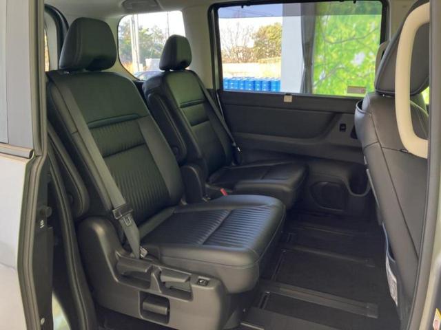 セレナ ｅパワーオーテックスポーツスペック　純正　１２．３インチ　メモリーナビ／インテリジェントルームミラー／エマージェンシーブレーキ／両側電動スライドドア／シートヒーター　前席／アラウンドビューモニター／車線逸脱防止支援システム／シート　合皮（5枚目）