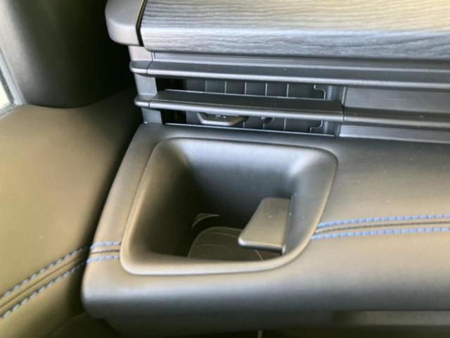 セレナ ｅパワーオーテックスポーツスペック　純正　１２．３インチ　メモリーナビ／インテリジェントルームミラー／エマージェンシーブレーキ／両側電動スライドドア／シートヒーター　前席／アラウンドビューモニター／車線逸脱防止支援システム／シート　合皮（27枚目）