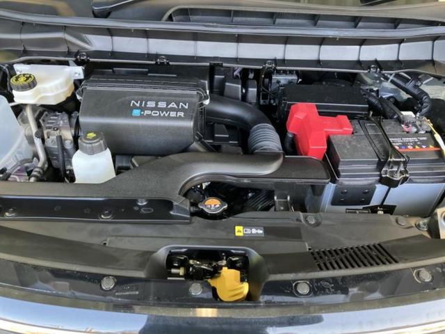 セレナ ｅパワーオーテックスポーツスペック　純正　１２．３インチ　メモリーナビ／インテリジェントルームミラー／エマージェンシーブレーキ／両側電動スライドドア／シートヒーター　前席／アラウンドビューモニター／車線逸脱防止支援システム／シート　合皮（52枚目）