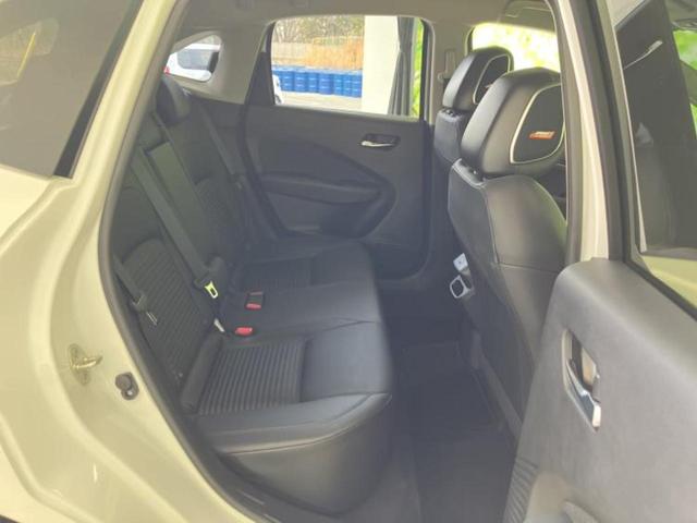 オーラ Ｇレザーエディション　保証書／純正　１０インチ　メモリーナビ／インテリジェントルームミラー／衝突安全装置／全方位モニター／車線逸脱防止支援システム／シート　合皮／ヘッドランプ　ＬＥＤ／Ｂｌｕｅｔｏｏｔｈ接続／ＥＴＣ　禁煙車（7枚目）