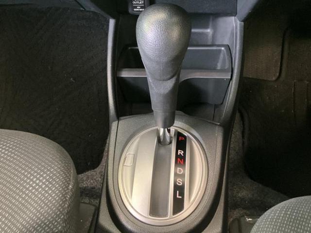 フィット 13G・10thアニバーサリー 新品タイヤ/保証書/純正 ナビ/ETC/EBD付ABS/バックモニター/フルセグTV/エアバッグ 運転席/エアバッグ 助手席/衝突安全ボディ/パワーウインドウ/キーレスエントリー/パワーステアリング(17枚目)