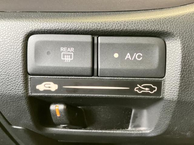 フィット 13G・10thアニバーサリー 新品タイヤ/保証書/純正 ナビ/ETC/EBD付ABS/バックモニター/フルセグTV/エアバッグ 運転席/エアバッグ 助手席/衝突安全ボディ/パワーウインドウ/キーレスエントリー/パワーステアリング(29枚目)