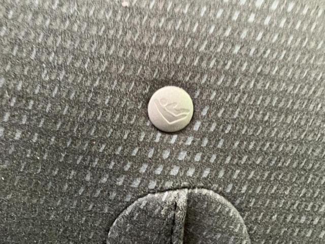 フィット 13G・10thアニバーサリー 新品タイヤ/保証書/純正 ナビ/ETC/EBD付ABS/バックモニター/フルセグTV/エアバッグ 運転席/エアバッグ 助手席/衝突安全ボディ/パワーウインドウ/キーレスエントリー/パワーステアリング(36枚目)