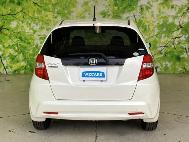 フィット 13G・10thアニバーサリー 新品タイヤ/保証書/純正 ナビ/ETC/EBD付ABS/バックモニター/フルセグTV/エアバッグ 運転席/エアバッグ 助手席/衝突安全ボディ/パワーウインドウ/キーレスエントリー/パワーステアリング(38枚目)