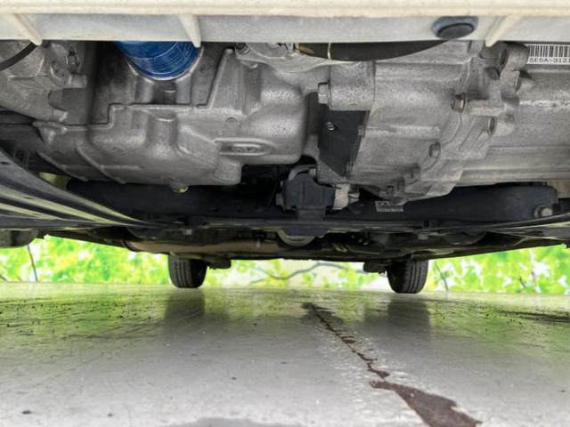 フィット 13G・10thアニバーサリー 新品タイヤ/保証書/純正 ナビ/ETC/EBD付ABS/バックモニター/フルセグTV/エアバッグ 運転席/エアバッグ 助手席/衝突安全ボディ/パワーウインドウ/キーレスエントリー/パワーステアリング(40枚目)