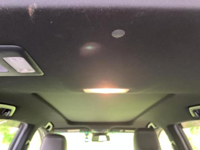 ハリアー プレミアム　新品タイヤ／サンルーフ／純正エアロ／保証書／社外　９インチ　ＳＤナビ／車線逸脱防止支援システム／シート　ハーフレザー／電動バックドア／ドライブレコーダー　前後／ヘッドランプ　ＬＥＤ／ＵＳＢジャック（8枚目）