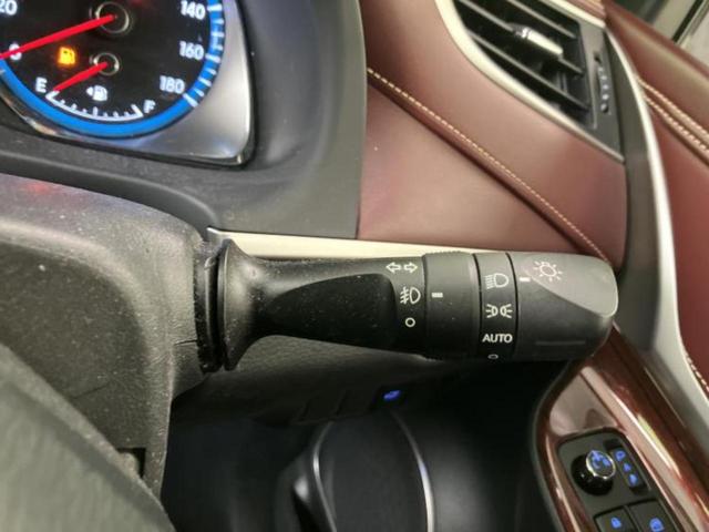 ハリアー プレミアム　新品タイヤ／サンルーフ／純正エアロ／保証書／社外　９インチ　ＳＤナビ／車線逸脱防止支援システム／シート　ハーフレザー／電動バックドア／ドライブレコーダー　前後／ヘッドランプ　ＬＥＤ／ＵＳＢジャック（16枚目）