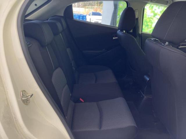 デミオ 13Sツーリング 保証書/純正 SDナビ/衝突安全装置/シートヒーター/全方位モニター/ヘッドランプ LED/Bluetooth接続/ETC/EBD付ABS/横滑り防止装置/アイドリングストップ/フルセグTV(5枚目)