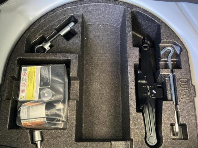 デミオ 13Sツーリング 保証書/純正 SDナビ/衝突安全装置/シートヒーター/全方位モニター/ヘッドランプ LED/Bluetooth接続/ETC/EBD付ABS/横滑り防止装置/アイドリングストップ/フルセグTV(24枚目)