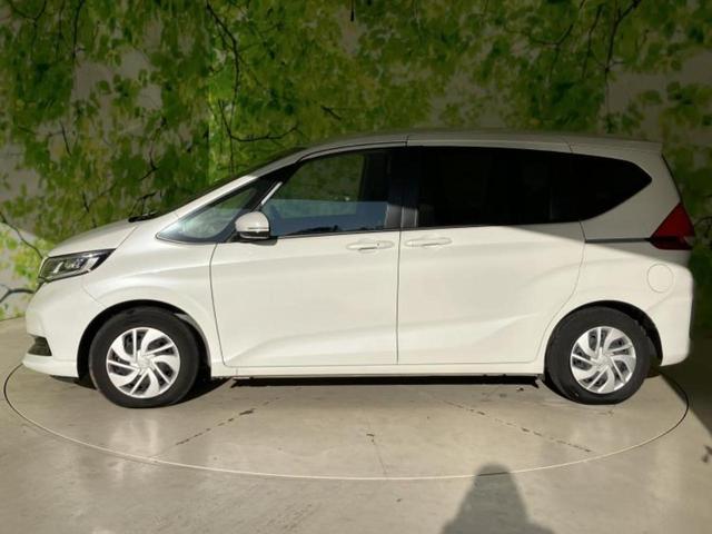 フリード Ｇ　新品タイヤ／保証書／社外　８インチ　ＳＤナビ／フリップダウンモニター／衝突安全装置／両側電動スライドドア／車線逸脱防止支援システム／ヘッドランプ　ＬＥＤ／Ｂｌｕｅｔｏｏｔｈ接続／ＥＴＣ　バックカメラ（2枚目）