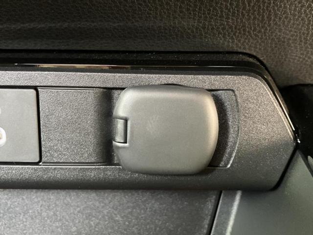 プリウス Ｚ　サンルーフ／純正エアロ／ディスプレイオーディオ＋ナビ１１インチ／デジタルインナーミラー／トヨタセーフティセンス／シートヒーター　前席／パノラミックビューモニター／車線逸脱防止支援システム　全周囲カメラ（29枚目）