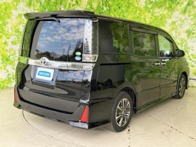 ヴォクシー ＺＳキラメキ２　新品タイヤ／保証書／社外　９インチ　ＳＤナビ／フリップダウンモニター　社外　１２．８インチ／衝突安全装置／両側電動スライドドア／車線逸脱防止支援システム／シート　合皮／ドライブレコーダー　前後　ＥＴＣ（3枚目）