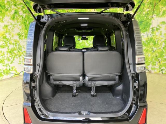 ヴォクシー ＺＳキラメキ２　新品タイヤ／保証書／社外　９インチ　ＳＤナビ／フリップダウンモニター　社外　１２．８インチ／衝突安全装置／両側電動スライドドア／車線逸脱防止支援システム／シート　合皮／ドライブレコーダー　前後　ＥＴＣ（20枚目）