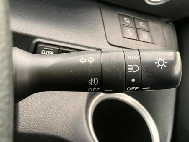 シエンタ ハイブリッドＧクエロ　新品タイヤ／保証書／純正　ＳＤナビ／トヨタセーフティセンス／両側電動スライドドア／パノラミックビューモニター／車線逸脱防止支援システム／シート　ハーフレザー／ドライブレコーダー　純正　全周囲カメラ（17枚目）