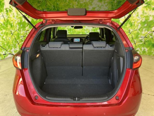 フィット eHEVホーム 新品タイヤ/保証書/純正 8インチ SDナビ/衝突安全装置/車線逸脱防止支援システム/ヘッドランプ LED/Bluetooth接続/ETC/EBD付ABS/横滑り防止装置/アイドリングストップ(19枚目)