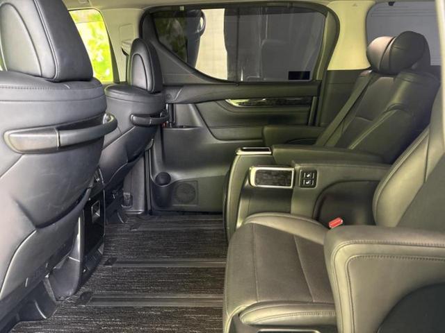 アルファード S Cパッケージ 新品タイヤ/サンルーフ/純正エアロ/保証書/純正 9インチ メモリーナビ/フリップダウンモニター 純正 12.1インチ/デジタルインナーミラー/トヨタセーフティセンス/両側電動スライドドア フルエアロ(8枚目)