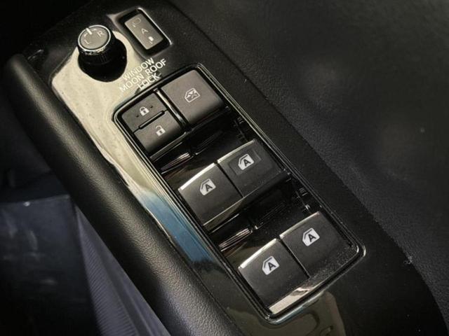 アルファード S Cパッケージ 新品タイヤ/サンルーフ/純正エアロ/保証書/純正 9インチ メモリーナビ/フリップダウンモニター 純正 12.1インチ/デジタルインナーミラー/トヨタセーフティセンス/両側電動スライドドア フルエアロ(29枚目)