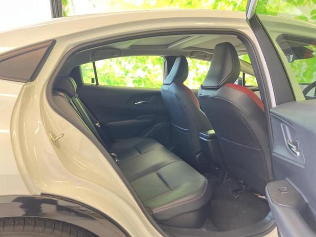 プリウス Ｚ　新品タイヤ／サンルーフ／純正エアロ／保証書／純正　ＳＤナビ／デジタルインナーミラー／衝突安全装置／シートヒーター　前席／全方位モニター／車線逸脱防止支援システム／シート　合皮　衝突被害軽減システム（5枚目）